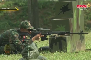 Đội Long Bình thi Xạ thủ bắn tỉa - bài Kim tự tháp