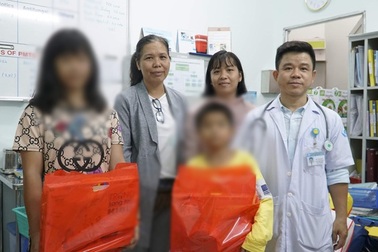 Trung thu muộn của những em bé bị nhiễm HIV