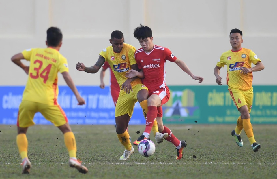 Đương kim vô địch Viettel hòa thất vọng trên sân Thanh Hóa - 2 Đương kim vô địch Viettel hòa thất vọng trên sân Thanh Hóa - 2
