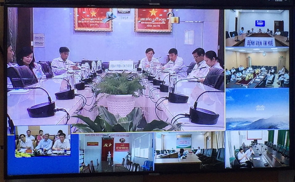 Phổi phi công người Anh mắc Covid-19 cải thiện, bệnh nhân tự xoay được đầu - 1 Phổi phi công người Anh mắc Covid-19 cải thiện, bệnh nhân tự xoay được đầu - 1