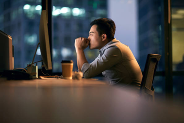 "Vợ bạn thân tung bằng chứng ngoại tình của chồng cô ấy và vợ tôi lên facebook"