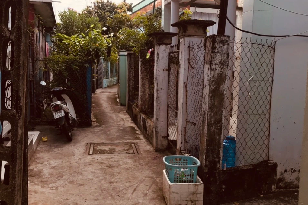 Tạm giữ người đàn ông đâm chết chồng hờ của cô ruột - 1 Tạm giữ người đàn ông đâm chết chồng hờ của cô ruột - 1