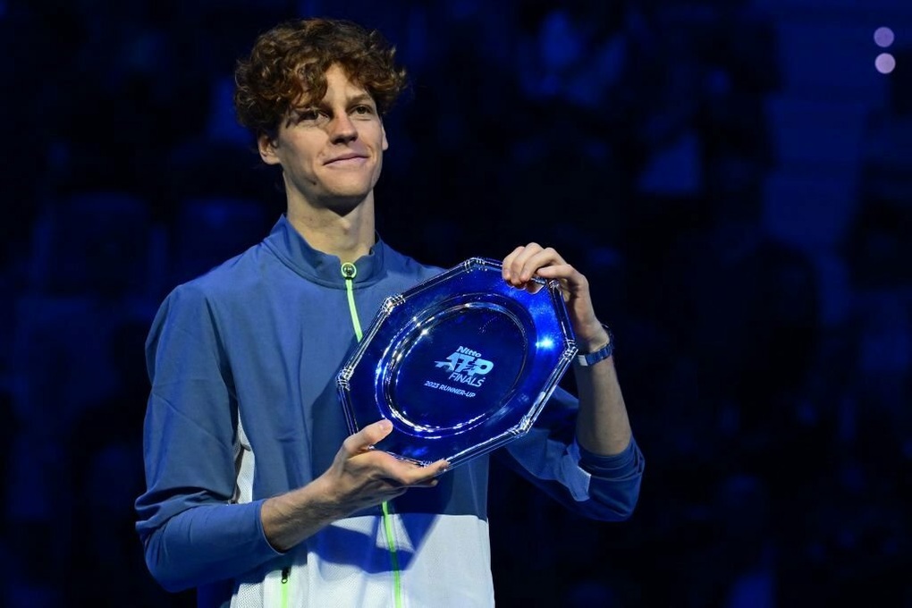 Sinner ca ngợi màn trình diễn đỉnh cao của Djokovic - 1 Sinner ca ngợi màn trình diễn đỉnh cao của Djokovic - 1