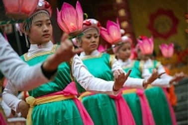 Múa cổ Bài Bông khai hội Yên Tử