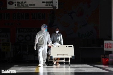 Gần 3.000 F0/ngày: Hà Nội chống dịch "xuyên Tết" như thế nào?