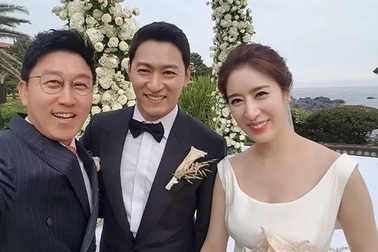 Vợ Joo Jin Mo lần đầu xuất hiện sau scandal “tìm gái gọi” của chồng