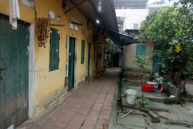 Công nhân nhọc nhằn trở lại làm việc sau Tết