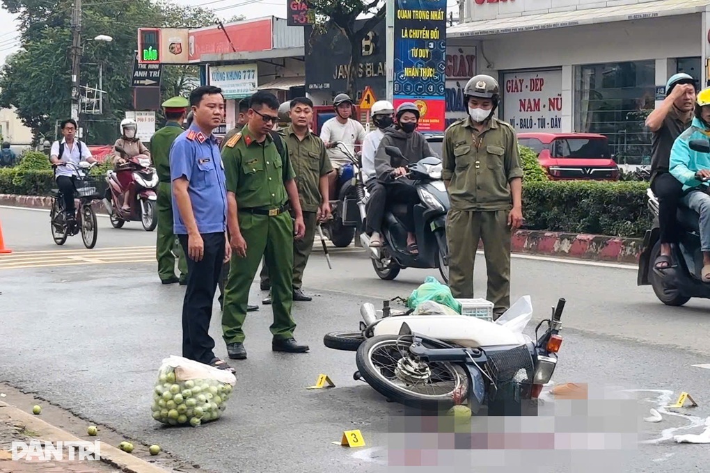 Người phụ nữ tử vong trên đường mưu sinh ở TPHCM - 1 Người phụ nữ tử vong trên đường mưu sinh ở TPHCM - 1