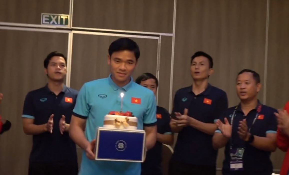 Đội tuyển Việt Nam làm điều đặc biệt trước trận gặp Thái Lan - 8 Đội tuyển Việt Nam làm điều đặc biệt trước trận gặp Thái Lan - 8