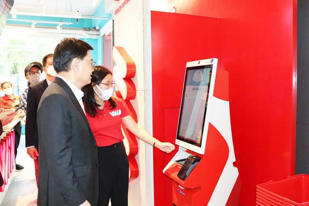 Phó thủ tướng Singapore thăm cửa hàng WIN của Tập đoàn Masan - 3 Phó thủ tướng Singapore thăm cửa hàng WIN của Tập đoàn Masan - 3