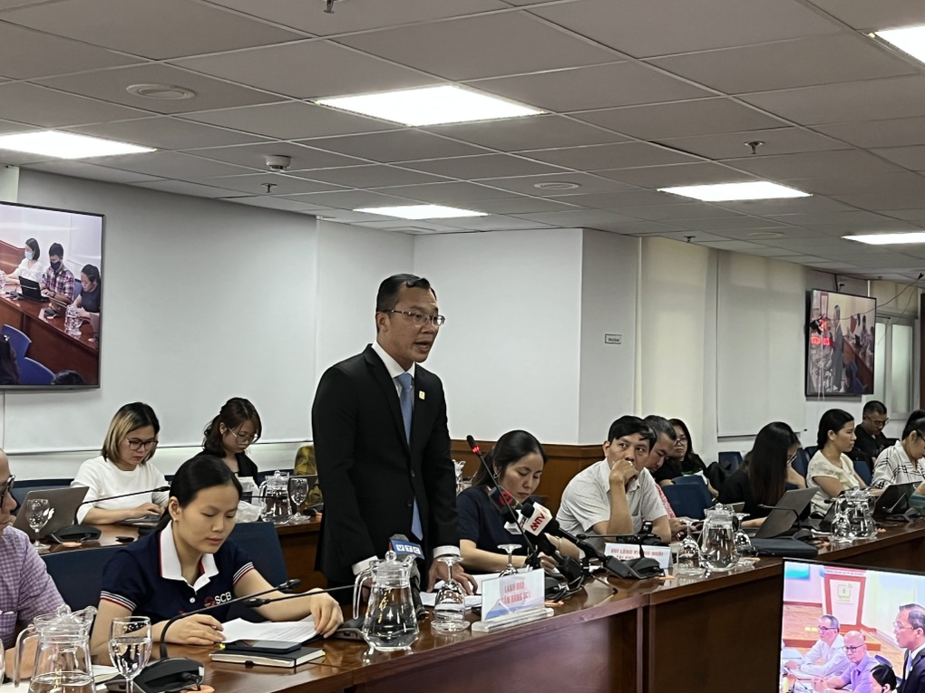 Sếp SCB: Chúng tôi đã kiểm soát tình hình, thanh khoản ngân hàng ổn định - 2 Sếp SCB: Chúng tôi đã kiểm soát tình hình, thanh khoản ngân hàng ổn định - 2