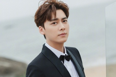 Sao thần tượng Lý Dịch Phong bị bắt vì mua dâm, chính thức bị phong sát