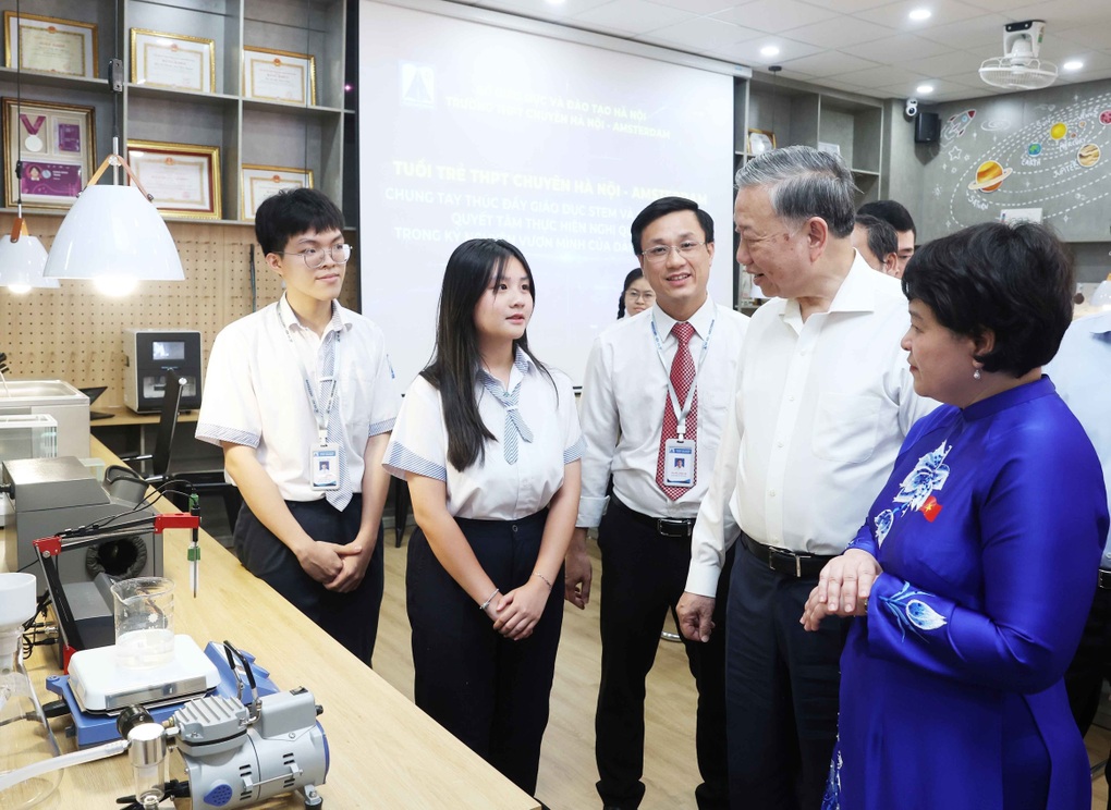 Tổng Bí thư Tô Lâm: Đổi mới sáng tạo, chuyển đổi số trong trường học - 3 Tổng Bí thư Tô Lâm: Đổi mới sáng tạo, chuyển đổi số trong trường học - 3