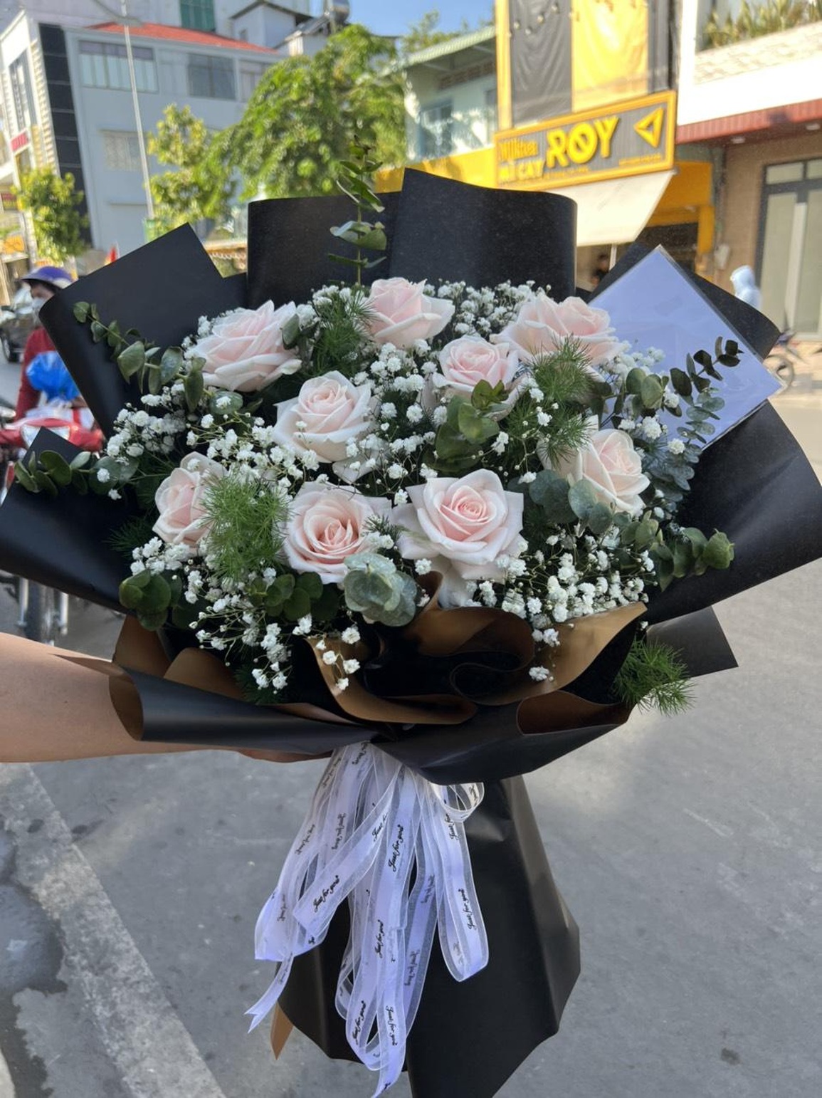 Vì sao nên chọn hoa chúc mừng tại Shop hoa tươi Sunny? - 5 Vì sao nên chọn hoa chúc mừng tại Shop hoa tươi Sunny? - 5