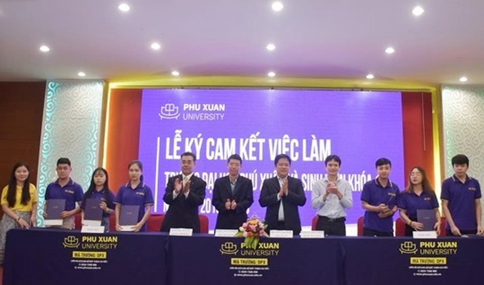 Huế: Trường đại học ký cam kết việc làm cho… gần 200 sinh viên - 7 Huế: Trường đại học ký cam kết việc làm cho… gần 200 sinh viên - 7