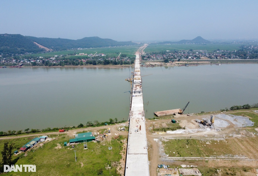 Hợp long cầu đường bộ dài nhất cao tốc Bắc - Nam - 3 Hợp long cầu đường bộ dài nhất cao tốc Bắc - Nam - 3