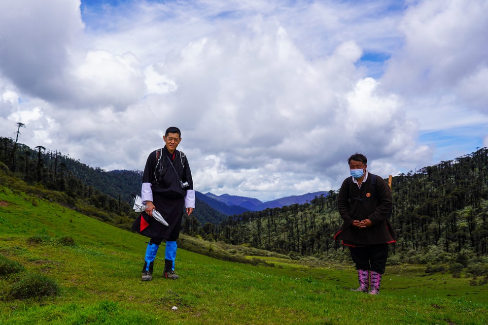 Nhà vua Bhutan băng rừng xuyên núi 14 tháng, thị sát chống dịch Covid-19 - 4 Nhà vua Bhutan băng rừng xuyên núi 14 tháng, thị sát chống dịch Covid-19 - 4