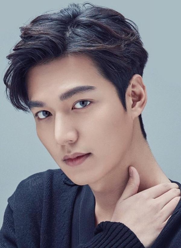 View - 15 năm sau "Vườn sao băng", Lee Min Ho thay đổi choáng váng, vẫn nổi tiếng | Báo Dân trí