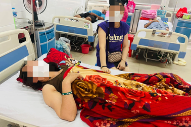 Hy hữu: Người phụ nữ bị thang máy rơi trúng đầu