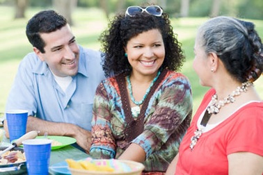 Mẹ chồng thích “nổ”