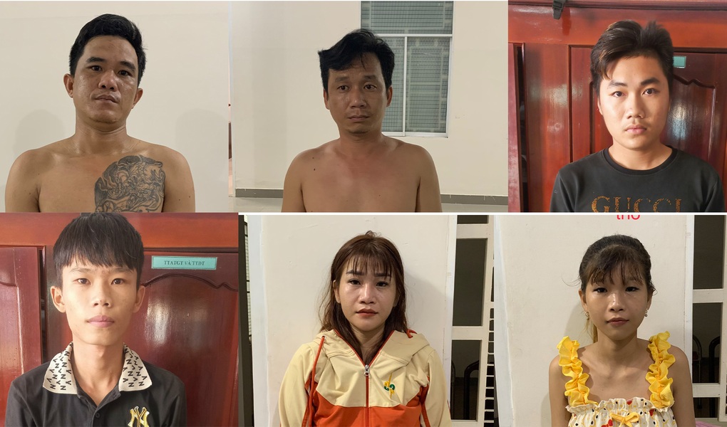 4 người trong quán hát karaoke bị khách đâm trọng thương - 1 4 người trong quán hát karaoke bị khách đâm trọng thương - 1