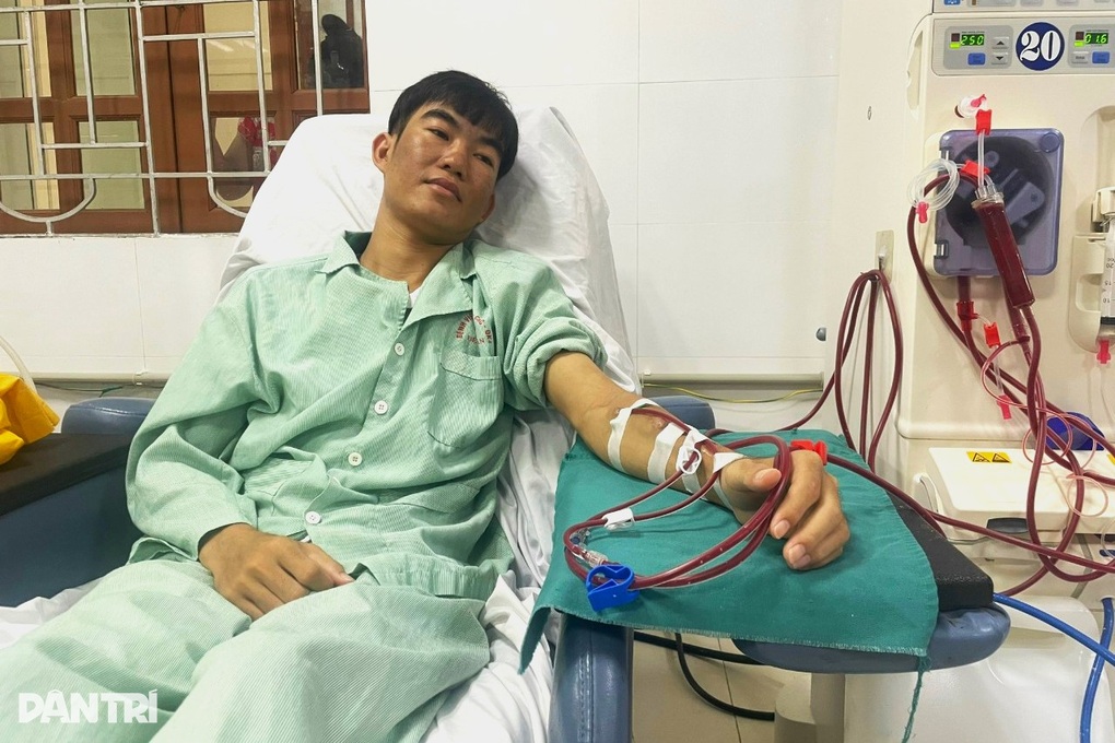 Mẹ bỏ đi, bố bị bệnh hiểm nghèo, con trai 9 tuổi sống trong nghèo khó - 1 Mẹ bỏ đi, bố bị bệnh hiểm nghèo, con trai 9 tuổi sống trong nghèo khó - 1