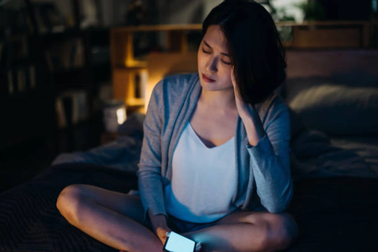 Mẹ cái gì cũng chỉ biết con trai và con dâu, đến khi ốm thì lại gọi con gái