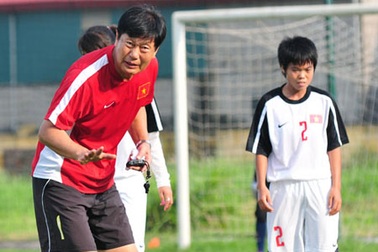 HLV Trần Vân Phát tin vào cơ hội tham dự World Cup 2015