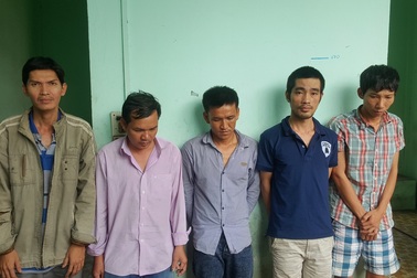 Công an “đột kích” ổ cá độ trong quán cà phê, con bạc chạy tán loạn