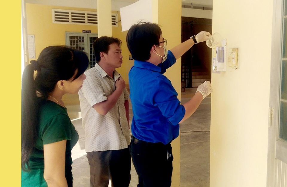 Trường ĐH Trà Vinh điều chế 2.500 lít rửa tay sát khuẩn phục vụ HS, SV - 1 Trường ĐH Trà Vinh điều chế 2.500 lít rửa tay sát khuẩn phục vụ HS, SV - 1