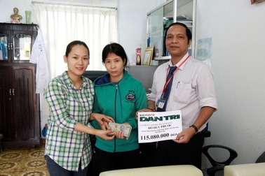 Trao tiếp trên 115 triệu đồng đến cậu bé Hồ Duy Phước
