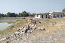 Dang dở dự án nước sạch nằm cạnh kho thuốc trừ sâu