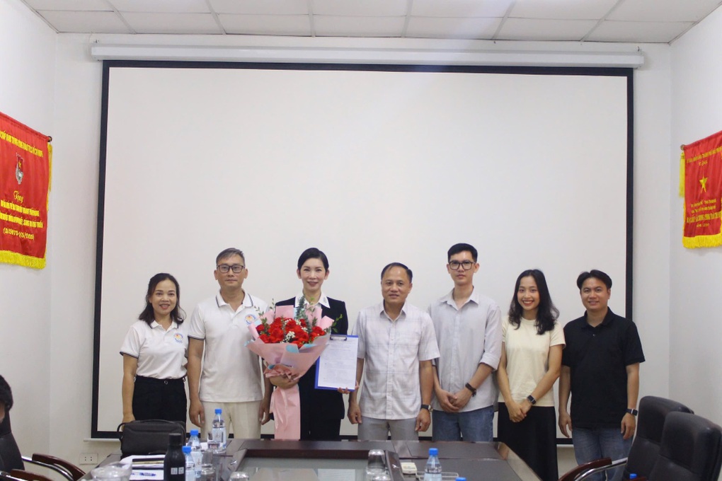 កំពូលតារាម៉ូដែល Xuan Lan៖ ខ្ញុំមិនចូលចិត្តប្រជែងតំណែងជាមួយមនុស្សវ័យក្មេង - ២ Siêu mẫu Xuân Lan: Tôi không thích tranh giành vị trí với các bạn trẻ - 2