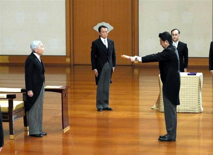 Những dấu mốc trong cuộc đời và sự nghiệp của cố Thủ tướng Nhật Abe Shinzo - 7 Những dấu mốc trong cuộc đời và sự nghiệp của cố Thủ tướng Nhật Abe Shinzo - 7