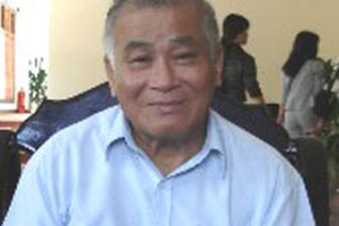 Nhà văn Nguyễn Chí Trung nhận Giải thưởng Văn học ASEAN 2011 