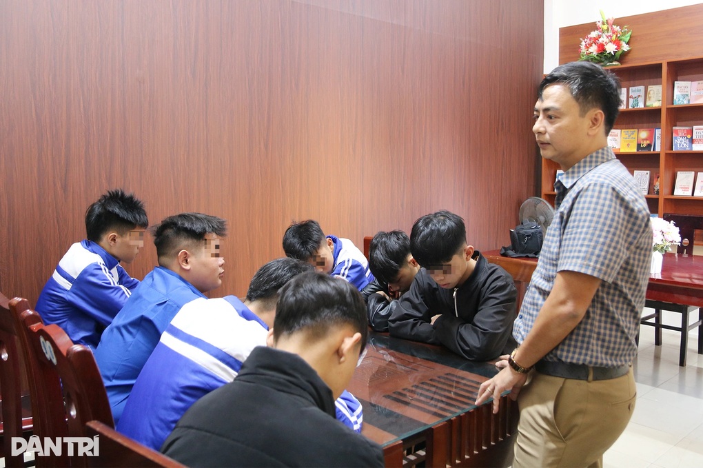 Đọc Facebook công an, người dân muốn... chuyển khẩu đến ở - 4