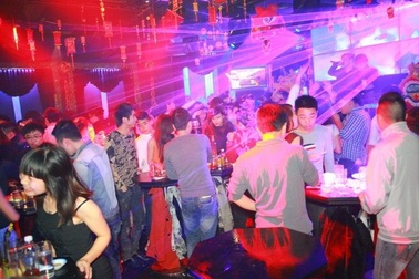 Hà Nội cho phép quán bar, karaoke, vũ trường hoạt động trở lại