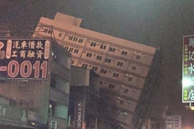 Vụ động đất ở Đài Loan: Bắt giữ nhà thầu tòa chung cư 17 tầng