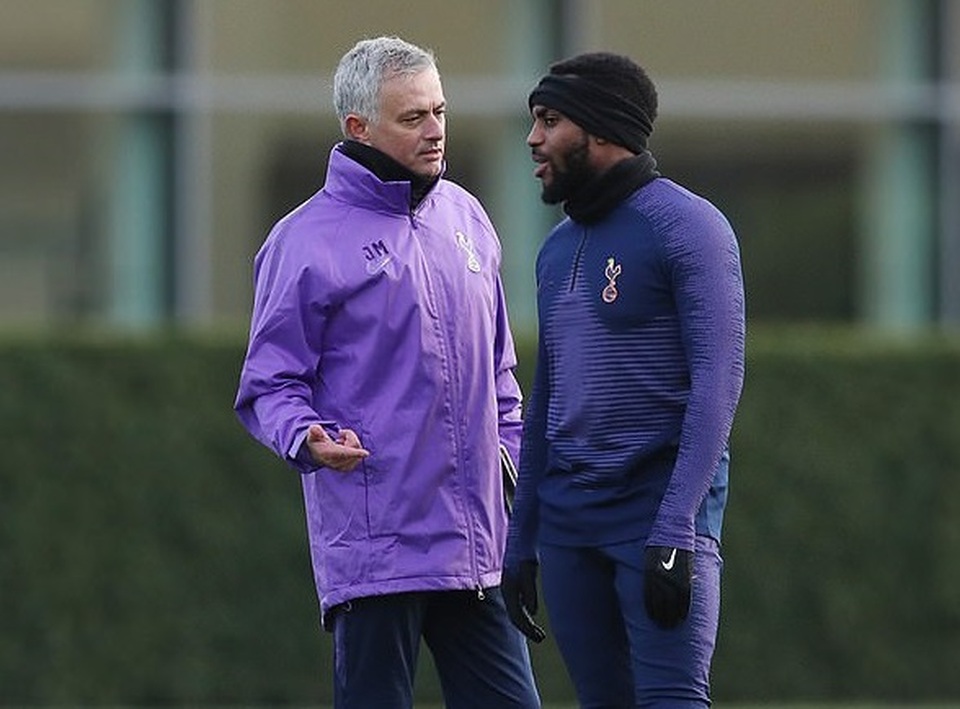 HLV Mourinho cãi nhau nảy lửa với học trò - 1 HLV Mourinho cãi nhau nảy lửa với học trò - 1