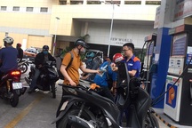 Kinh doanh xăng đang thua lỗ nặng nhưng dừng bán sẽ lập tức bị rút giấy phép