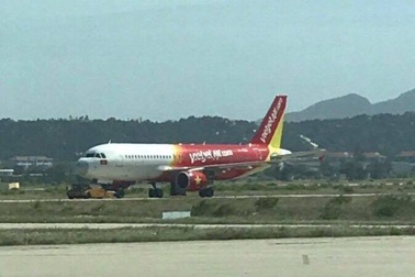 Máy bay trục trặc kỹ thuật và hạ cánh nhầm đường băng tại Cam Ranh
