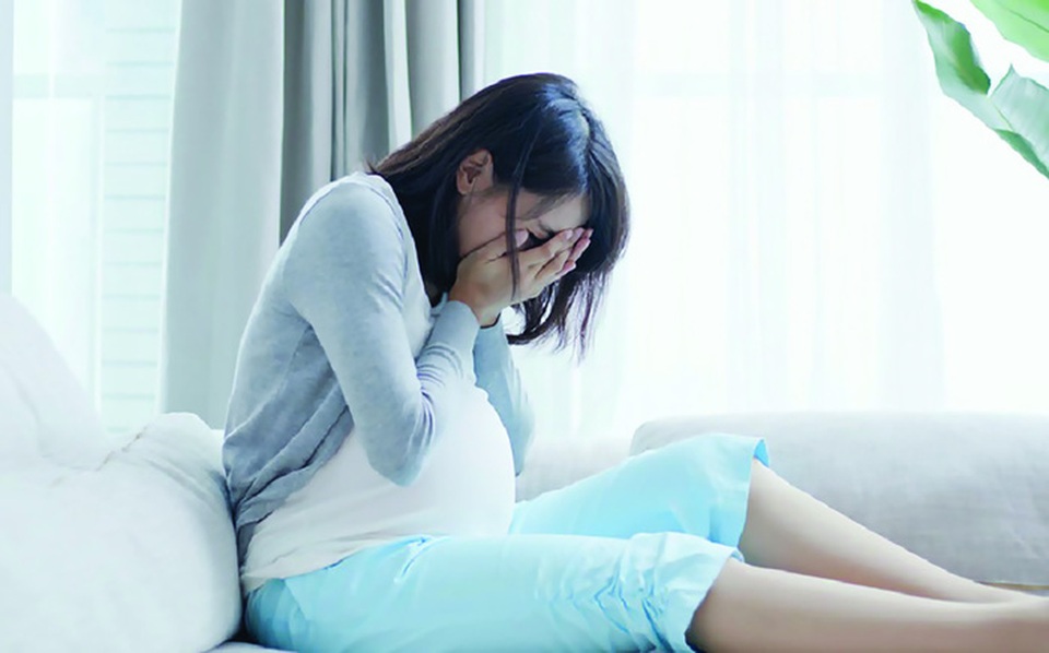 Chồng chẳng đoái hoài gì đến vợ sau khi sinh con - 1 Chồng chẳng đoái hoài gì đến vợ sau khi sinh con - 1