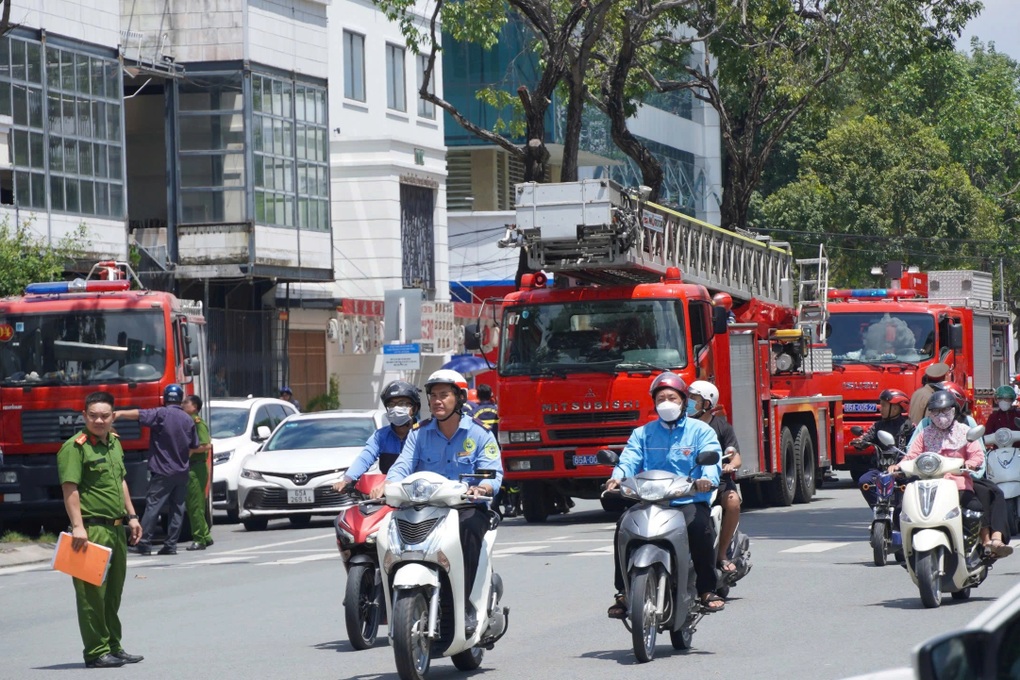 Bị ngăn cản tình yêu, nam sinh Cần Thơ định nhảy lầu tự tử - 3