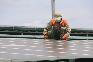 Dân lắp điện mặt trời tự dùng: EVN nói cần thông báo, không phải xin phép