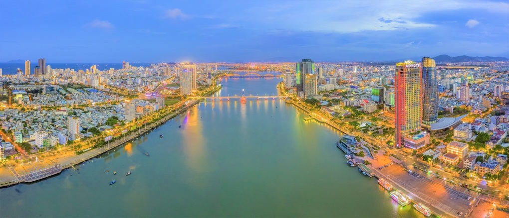 PGS.TS Trần Đình Thiên: Đà Nẵng phải là mảnh đất cho người tài đến sống - 2 PGS.TS Trần Đình Thiên: Đà Nẵng phải là mảnh đất cho người tài đến sống - 2