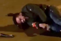 Hà Nội: "Thông chốt" 141, thanh niên lao xe máy tông gục Thượng úy công an