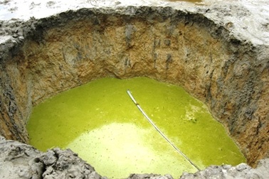 Dân hoang mang sau vụ hố sâu nuốt chửng ao cá