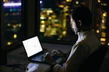 Bị phạt 3 năm tù vì cùng lúc đi làm ở 3 cơ quan do "năng lực có thừa"