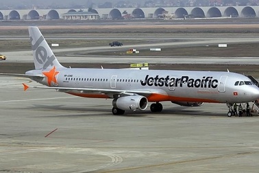 Vụ vợ đấm chồng sưng mắt: Chính thức cấm bay cả 2 vợ chồng