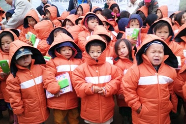 Đông ấm đến với học sinh trên đỉnh Sài Khao